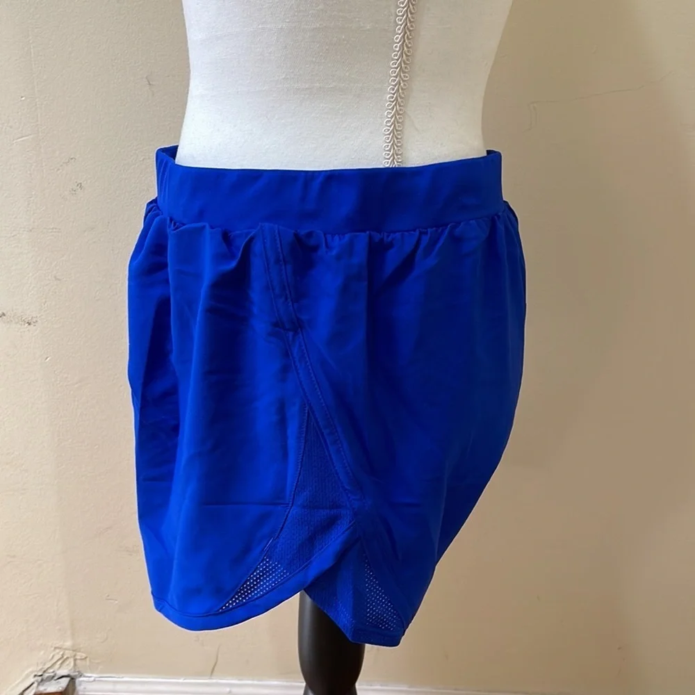 Sports Short - Picture 3 of 6